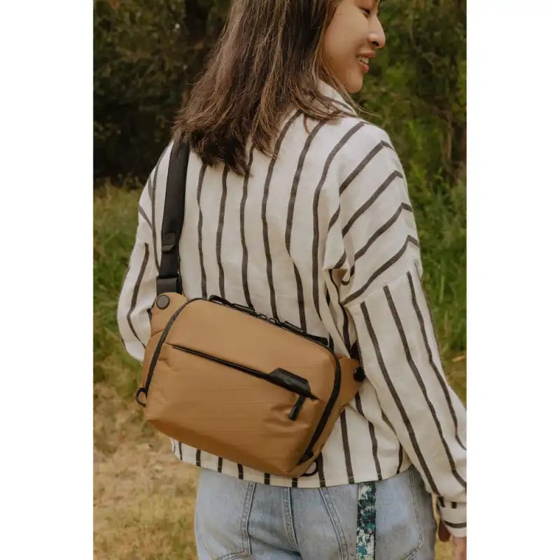 PEAK DESIGN EVERYDAY SLING 6L V2 | Sac photo compact et modulable