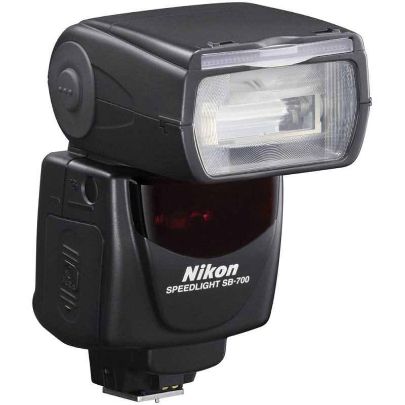 NIKON SB-700 - Flash compact et performant