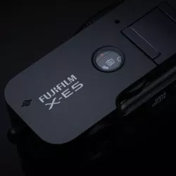 FUJIFILM X-E5 - Hybride expert compact et léger
