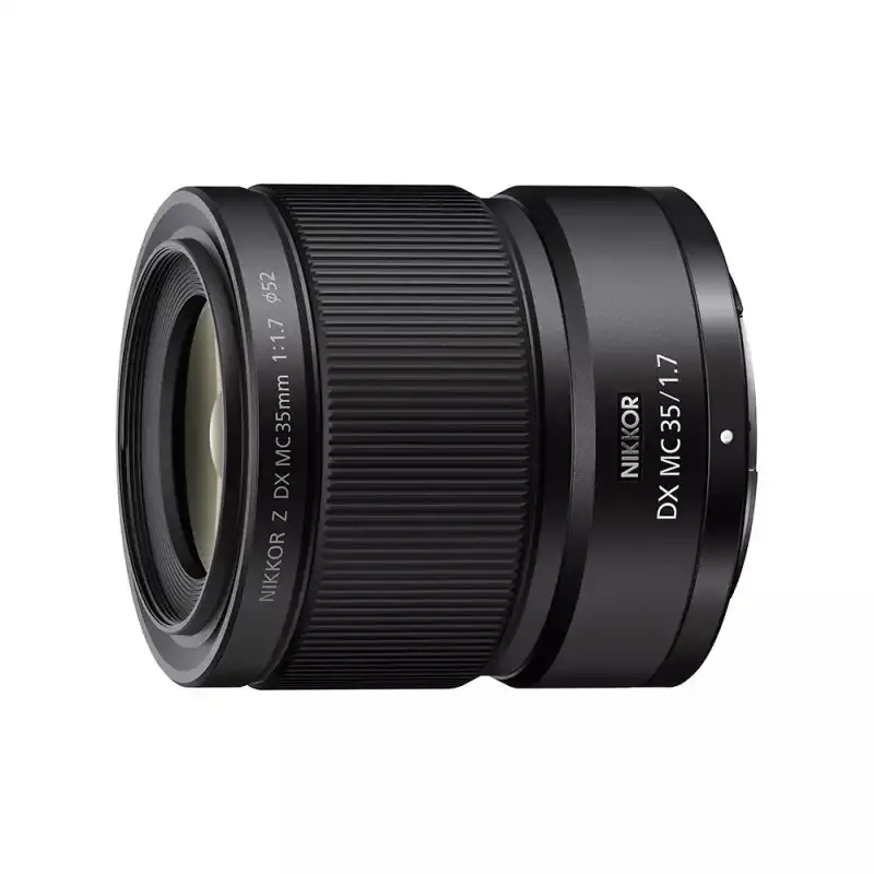 Nikon Z DX MC 35mm f/1.7 – Macro, lumineux et compact
