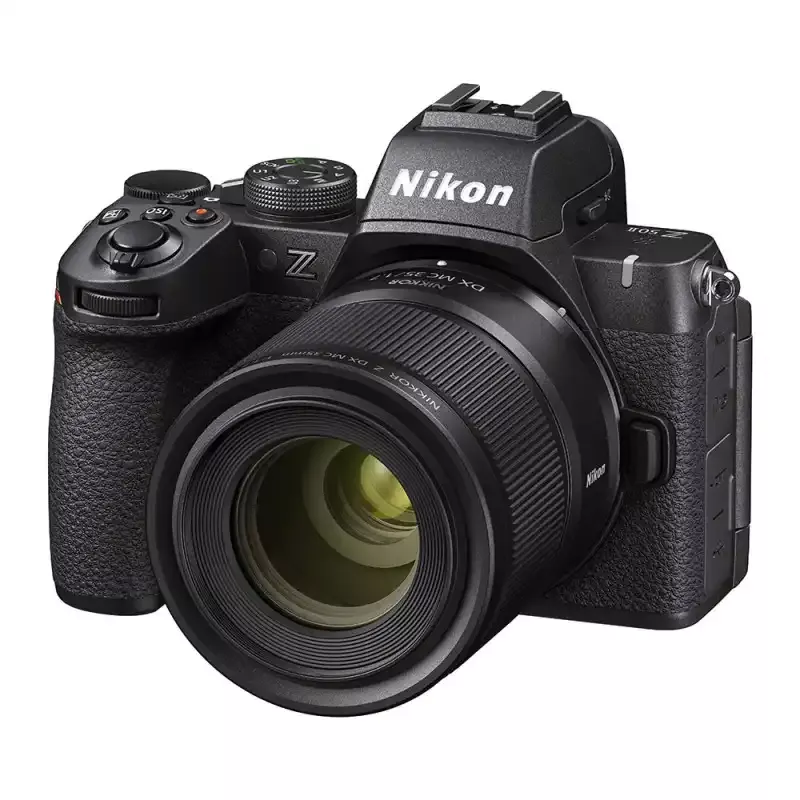 Nikon Z DX MC 35mm f/1.7 – Macro, lumineux et compact