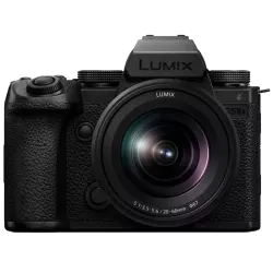 Panasonic Lumix S5 IIX + L 20-60mm F/3.5-5.6 S