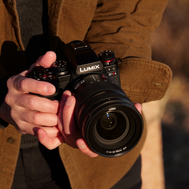LUMIX S1 IIE PANASONIC LUMIX S1 IIE en main