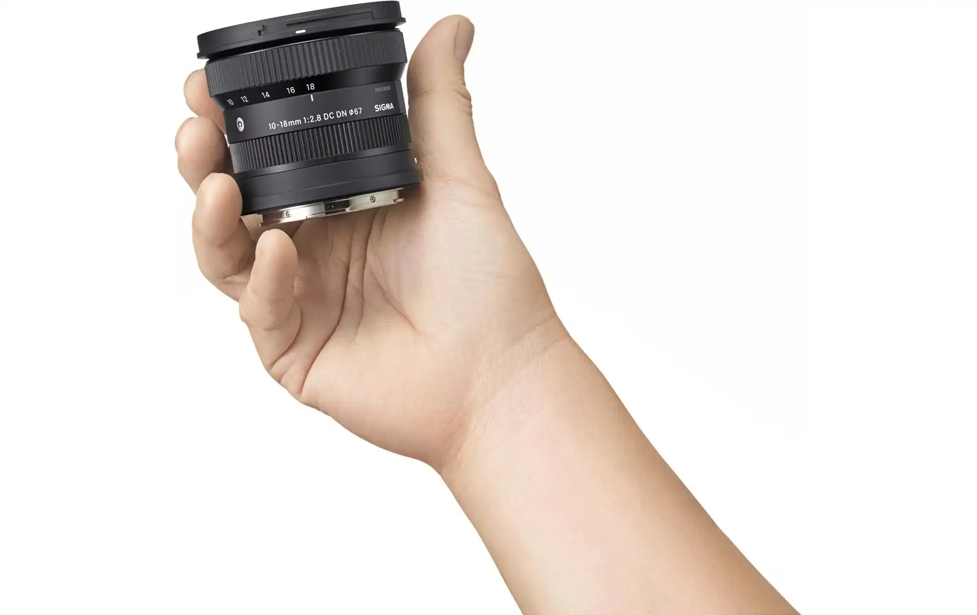 Objectif Sigma compact 10-18mm